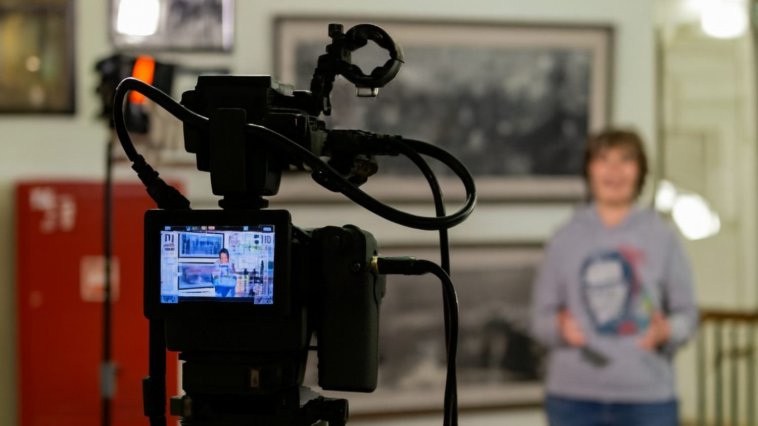 Filming TV Show 480w