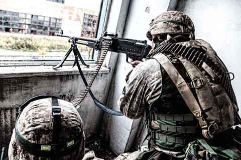 Marine with Machine Gun 480s